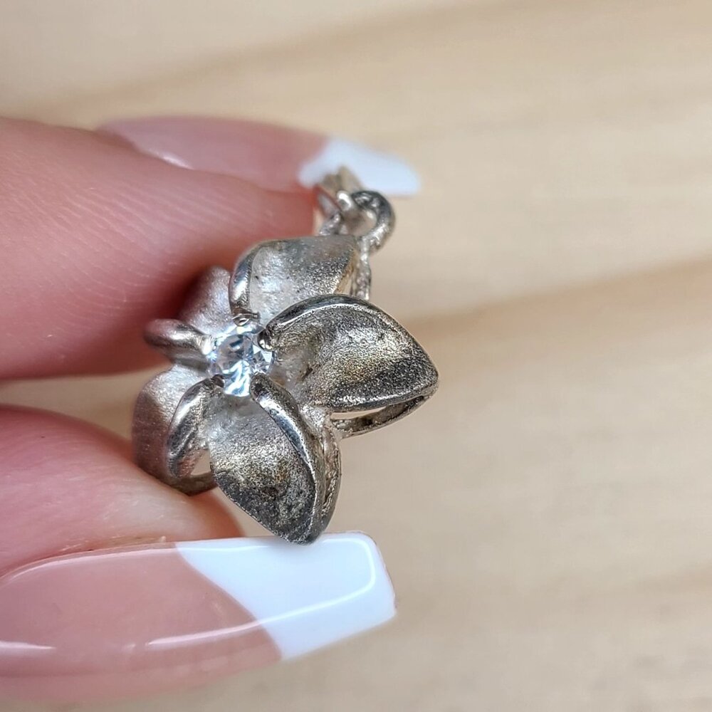 Vintage Sterling Silver Flower Pendant With Clear Rhinestone Accent .75" - Picture 5 of 8